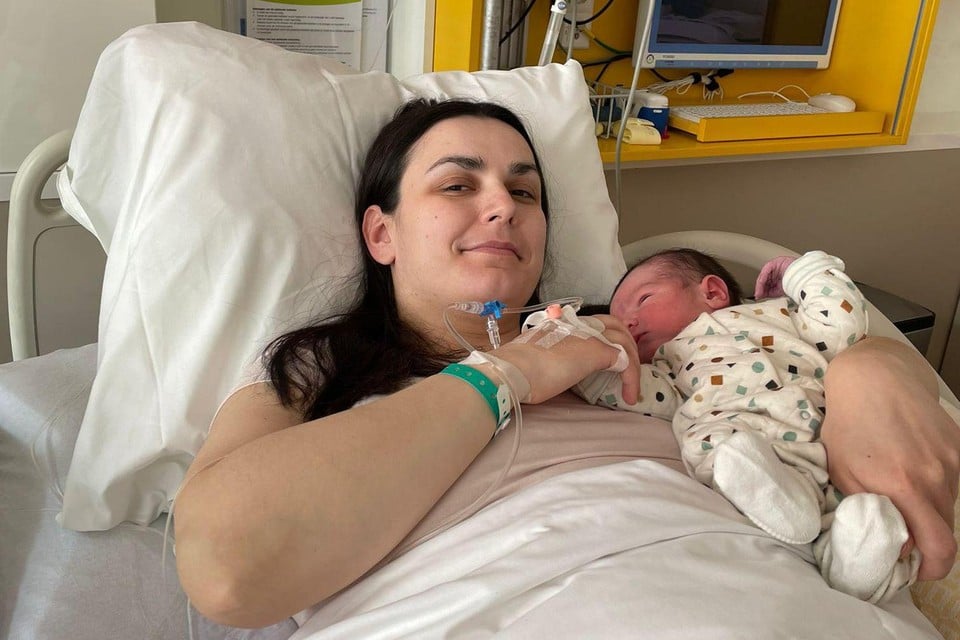 Mariia Olshanska vluchtte hoogzwanger uit Oekraïne. De vluchtelingbaby Temur werd in het Dijklander Ziekenhuis Hoorn geboren.