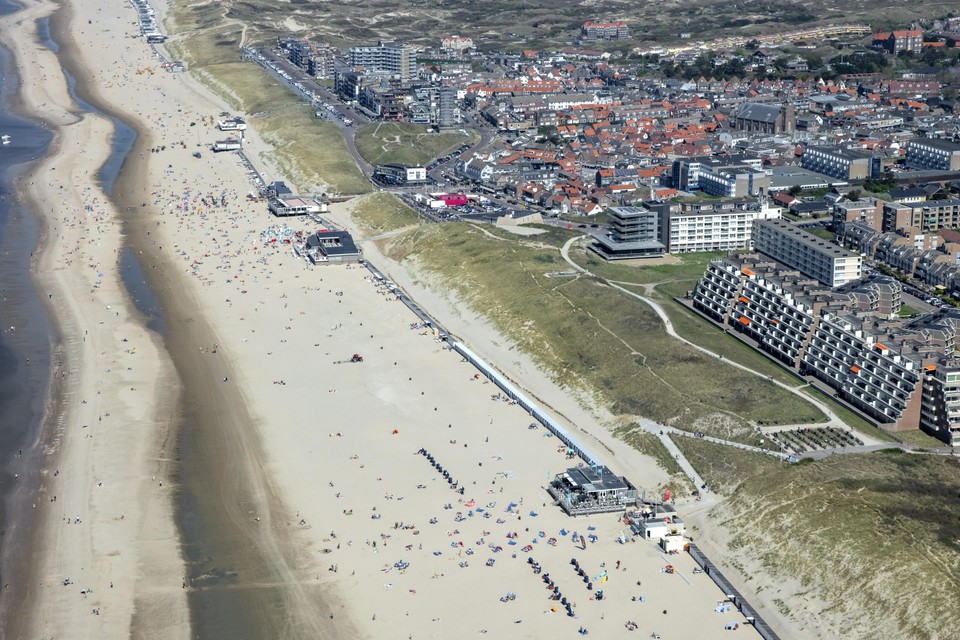 De politie spreekt over een mannenontmoetingsplaats in de duinen aan de noordkant van Egmond aan Zee.