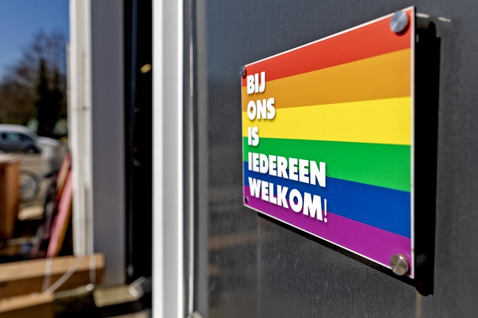 Sinds 2020 zijn er maar vijf ’bij ons is iedereen welkom’- bordjes uitgedeeld door de gemeente Alkmaar.