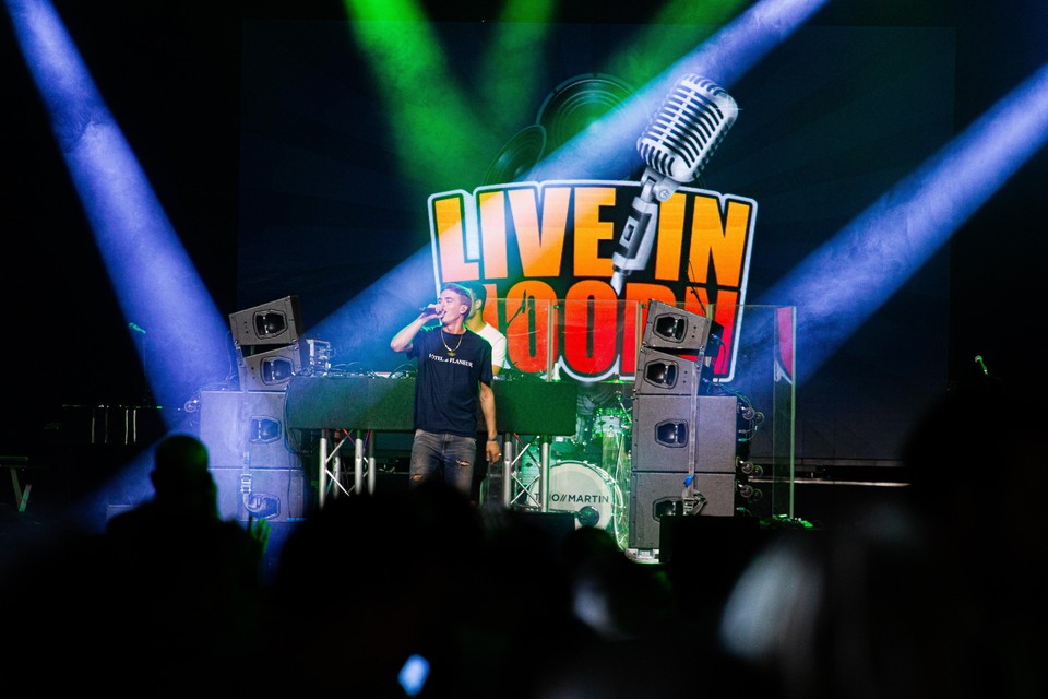 Rijzende ster Antoon heeft een dag na zijn optreden op Pinkpop een ’thuiswedstrijd’ in Hoorn.