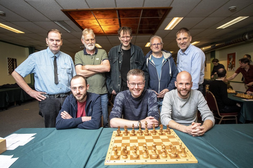 De schakers van SC Aartswoud zijn kampioen geworden en keren terug in de derde klasse.