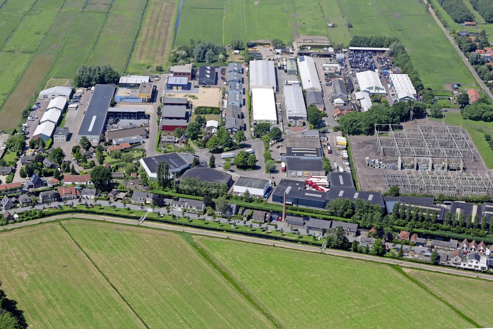 Bij de bouwaanvragen zitten ook bedrijven. Of die op bedrijventerrein De Slenk in ’s-Graveland zitten meldt het Wijdemeers college (nog) niet.