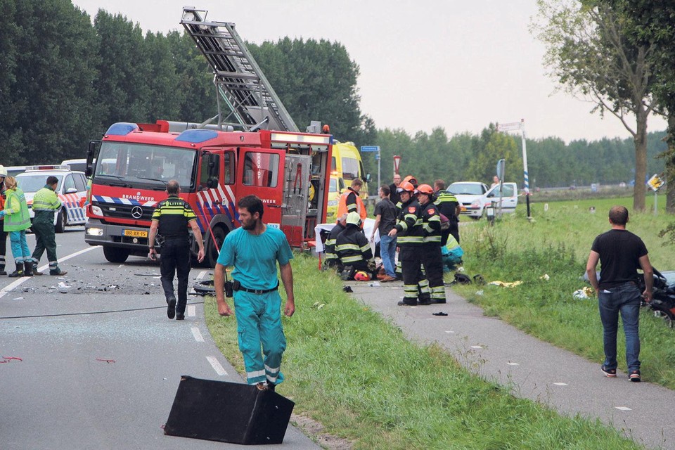 Bij een frontale botsing tussen twee auto's op de Medemblikkerweg (N240) bij Wieringerwerf raakten in september 2016 zeven personen gewond.