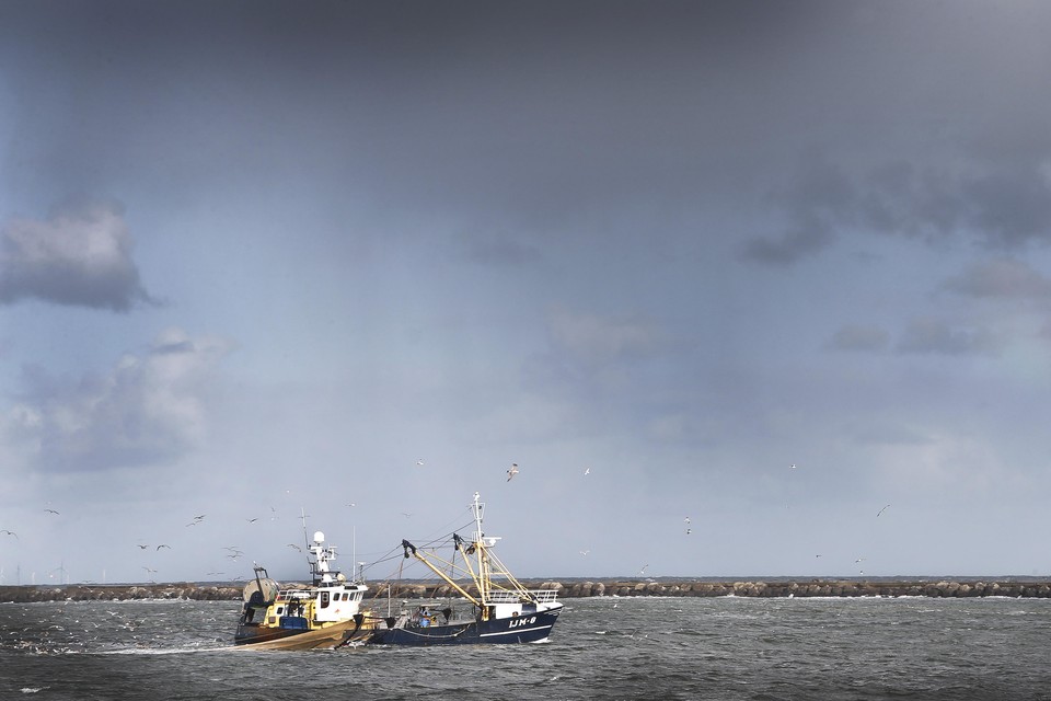 De IJM-8 op weg naar de haven van IJmuiden.