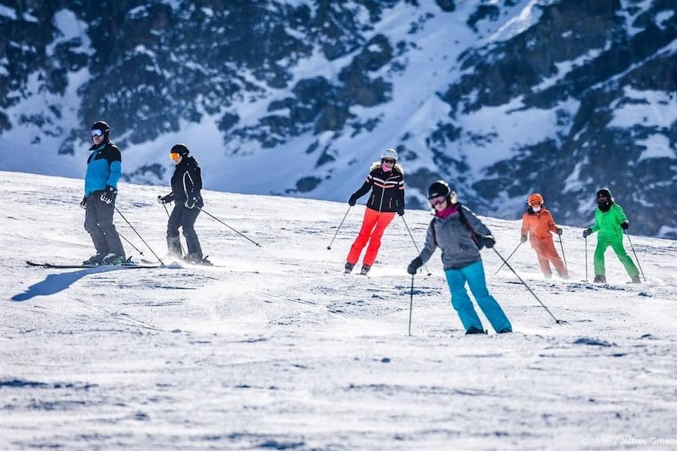Jaarlijks komen tachtig tot honderd skiërs in het Alpengebied om het leven, beeld ter illustratie.