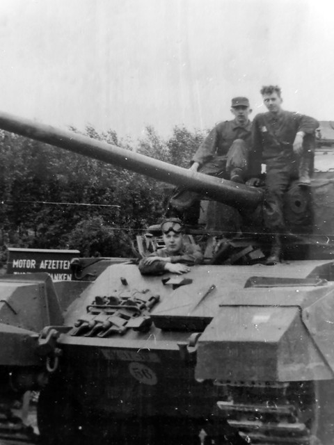 Centurion-tank van de Huzaren van Boreel in 1958, ingestuurd door C. Fijma uit Enkhuizen.