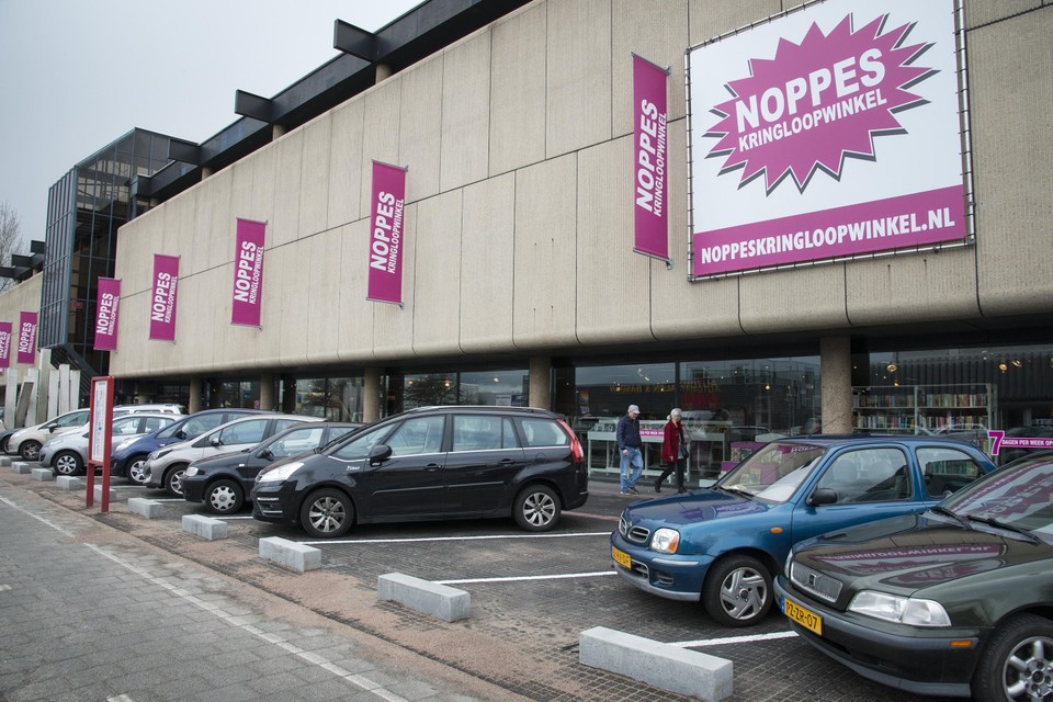 Voor winkels zoals Noppes is de nieuwe wet onbegonnen werk; jaarlijks krijgt het miljoenen spullen gedoneerd.
