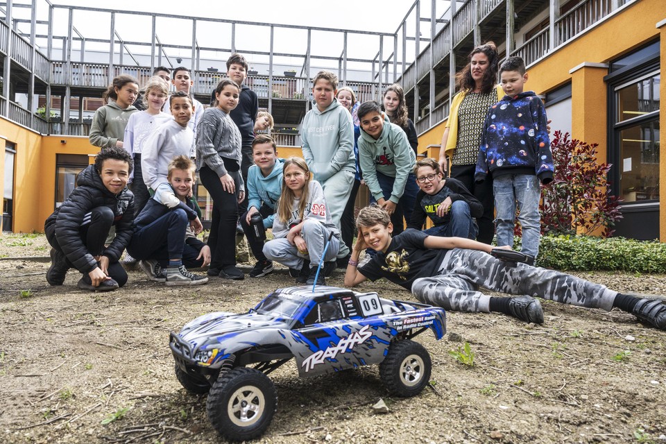Romantiek Ellende maandelijks Leerlingen van basisschool Ayundo zijn de jongste Zaanse deelnemers aan de  RC Cup voor modelwagens: 'Natuurlijk gaan we winnen' | Noordhollandsdagblad