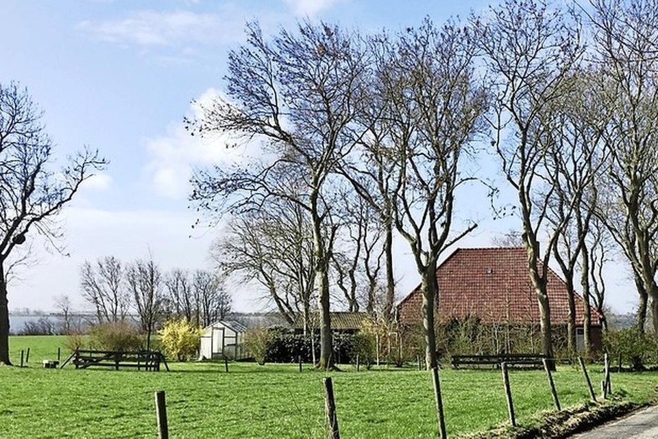 De voormalige boerderij van de familie Mostert waar hospice Het Tweede Thuis komt.