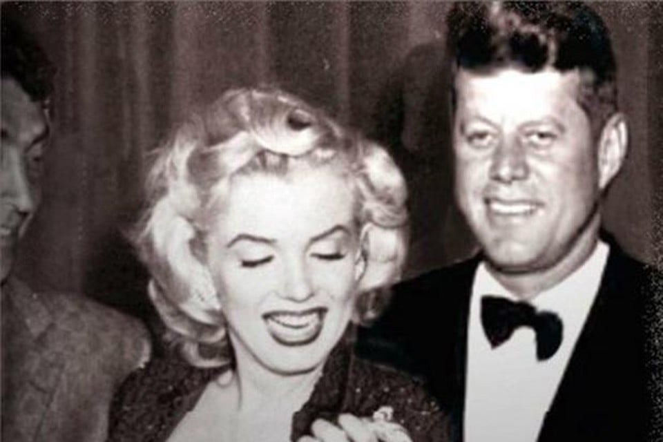 Marilyn Monroe met president John Kennedy.