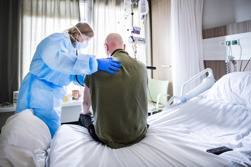 Ziekenhuizen krijgen nog steeds nieuwe patiënten binnen met het coronavirus. In Tergooi liggen er weer twee nadat het ziekenhuis vorige week coronavrij was.