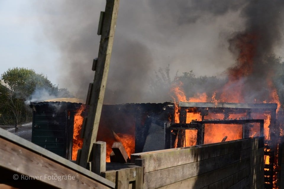 Brand bij Bisschop Romerostraat in Purmerend. Foto: DNP.nu/Ron Vermeulen