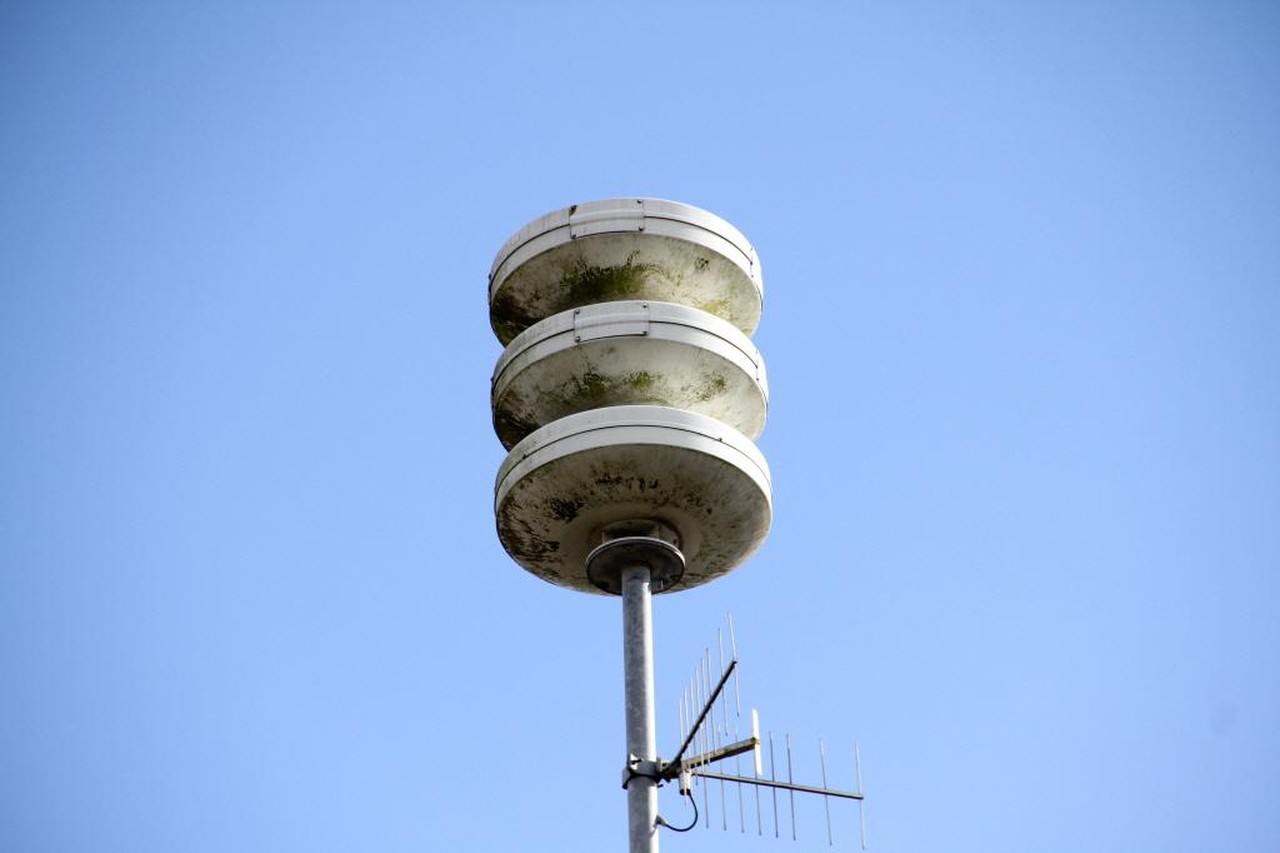 ongezond Sovjet onderwijs Nachtelijk 'luchtalarm' in Hoorn niet van de officiële sirene |  Noordhollandsdagblad