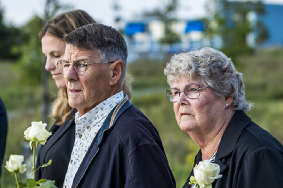 Adrie en Corrie Groen met Kelly de Vries bij de jaarlijkse herdenking van de verdwijning van studente Tanja in Maastricht.