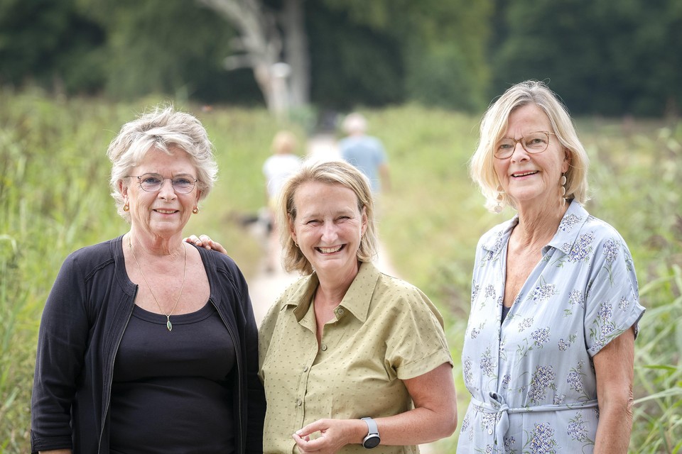 Rianne de Borst, Annette Molkenboer en Christine van Rijckevorsel van de stichting Tijdsparen.