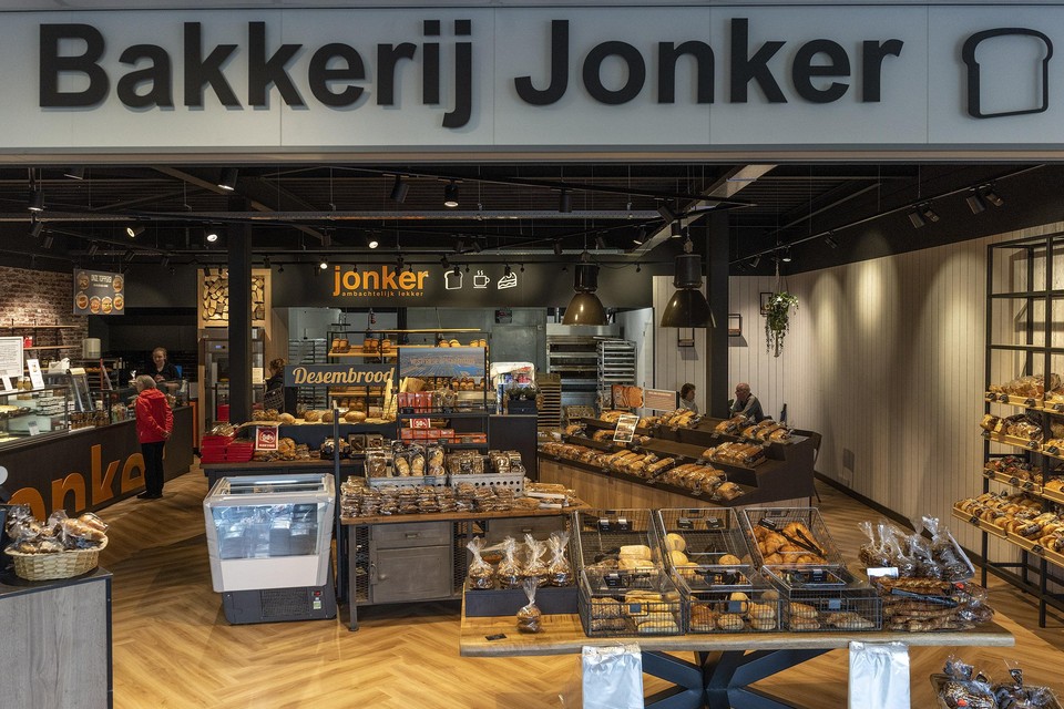 De winkel van Bakkerij Jonker in Zuid-Scharwoude was woensdag nog open.
