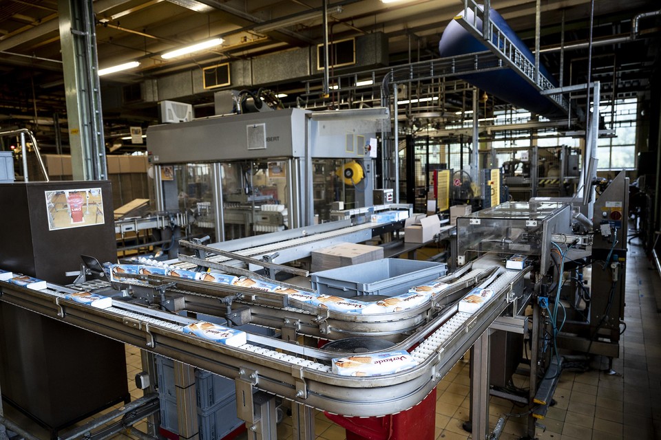 Na automatisering productieproces staan er minder mensen aan de machines bij Verkade.