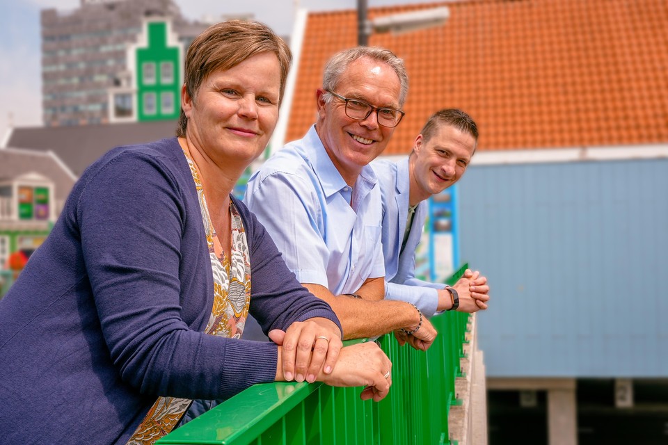 (vlnr) Sonja den Bakker, Lex Hendrikse en Tim Mars van het Regionaal Mobiliteitsteam.