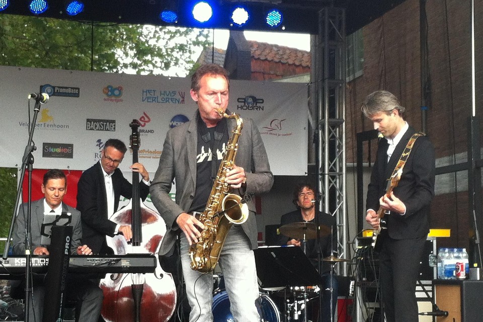 Het Wouter Bekkering Quintet op de Hoornse Stadsfeesten.