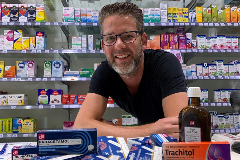 DA-drogist Edo Graaf in Venhuizen: ,,Van een goede griep kun je ook een week lang goed ziek zijn.’’