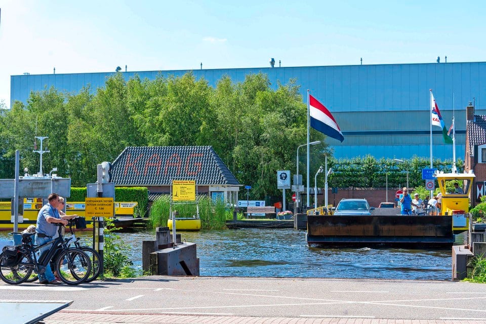 Wie de pont af rijdt de Ringdijk in Buitenkaag op moet goed uitkijken.
