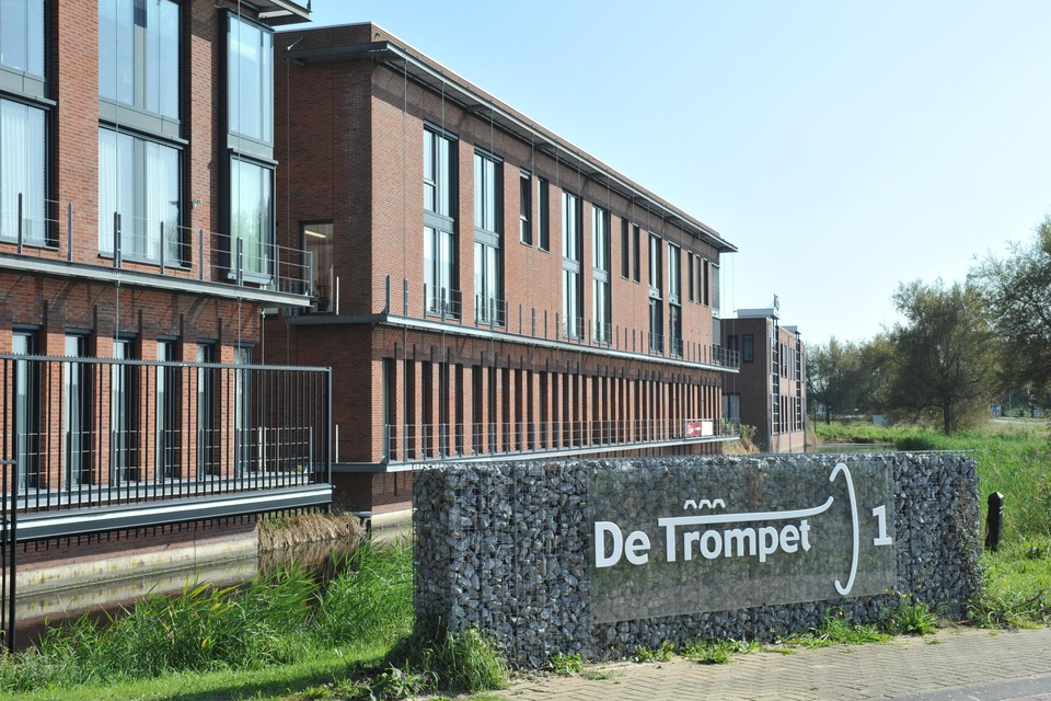 Op bedrijventerrein De Trompet is een duurzaamheidsproef aan de gang.