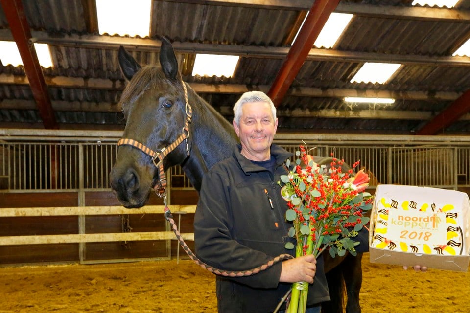 Siem Huijberts als de derde Noorkopper van het jaar. Hij staat in paardensportcentrum Belckmeer in Stroet, de thuishaven van SASV.