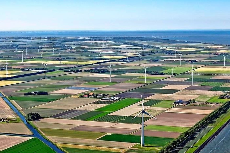 Windpark Wieringermeer vanuit de lucht.