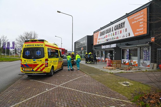 Veel Rook Bij Brand In Groothandel In Beverwijk