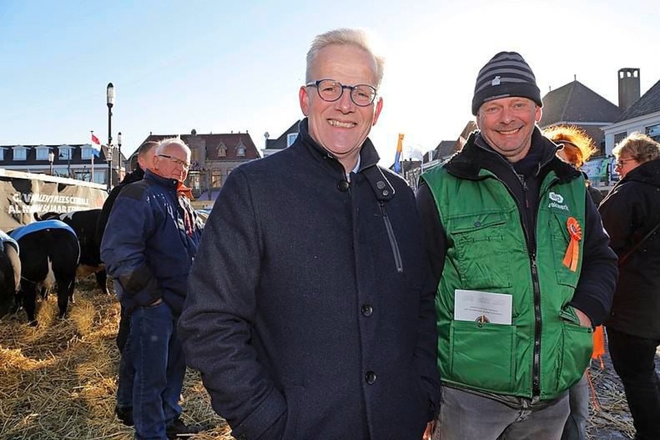 Voorzitter Willem Keesom en vicevoorzitter Jack Hogervorst tijdens de laatste Paasveetentoonstelling in 2019.