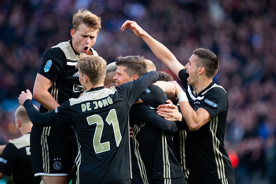Paar jacht teller Ajax geeft Willem II geen schijn van kans in finale om KNVB-beker [video] |  Noordhollandsdagblad