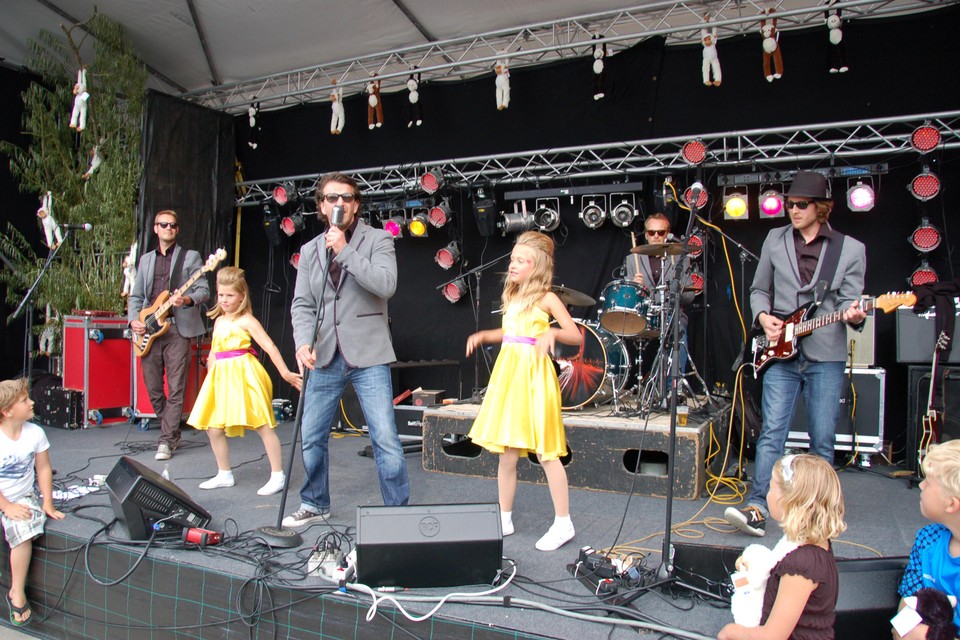 Buddy Folly tijdens het optreden op de eerste editie van het Huisweid Festival.