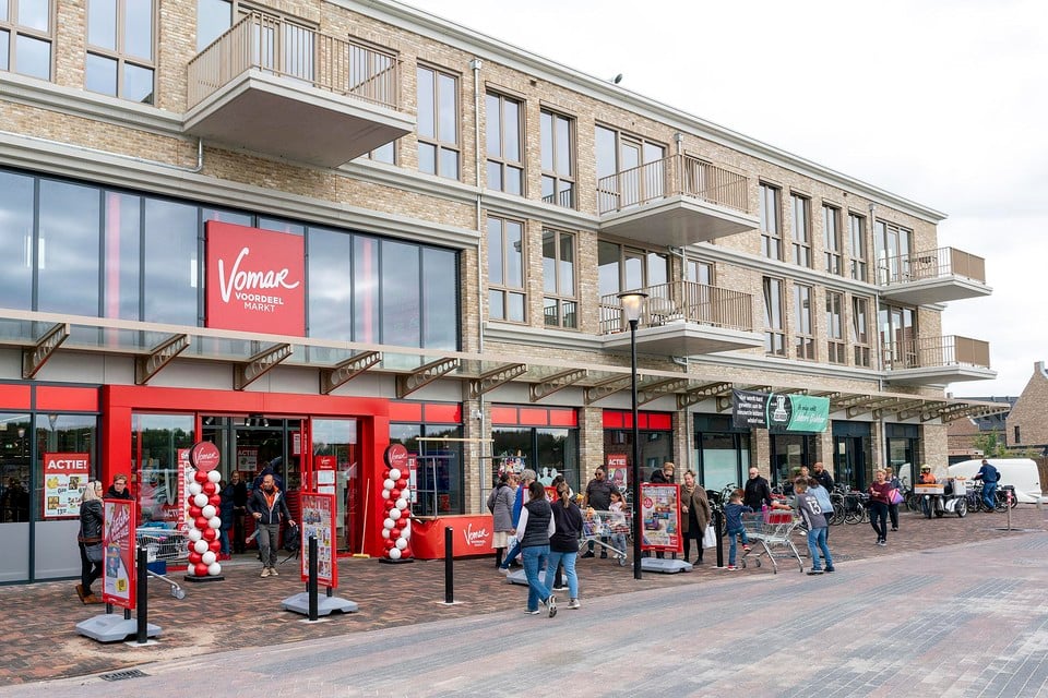 De Vomar en andere winkels in De Draai werden woensdag geopend.