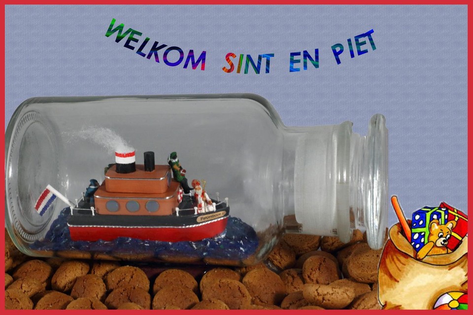 De Pakjesboot in het Flessenscheepjesmuseum.