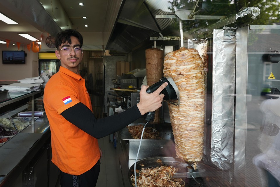 Ook het Zaanse kebabrestaurant Dönerbey profiteerde van de Koningsdag-drukte.