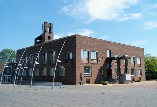 Het voormalige gemeentehuis van Wieringermeer.