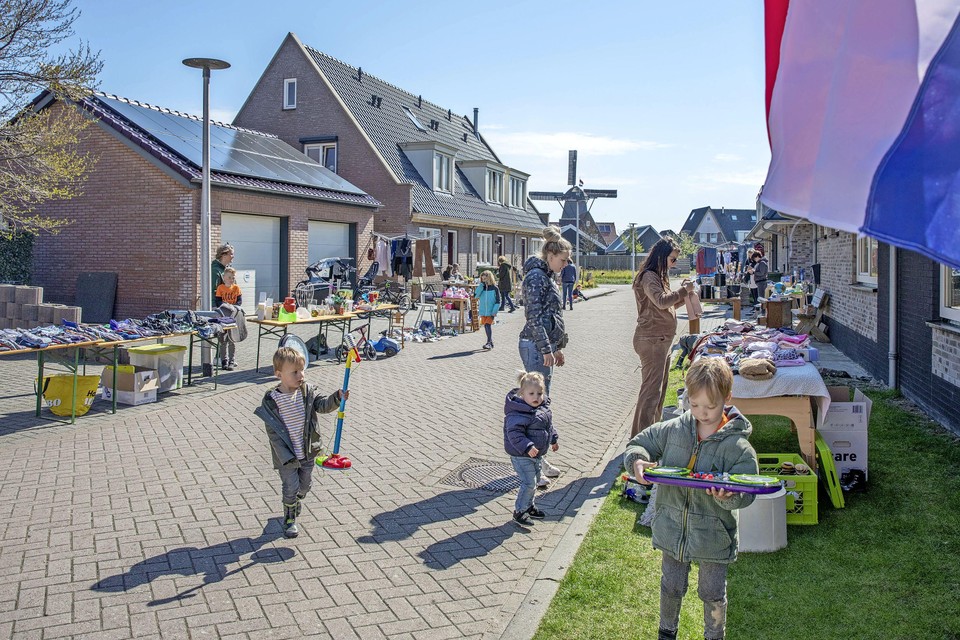 De bewoners van de Jan Cornelisz Rijpstraat hadden veel werk gemaakt van hun alternatieve vrijmarkt.