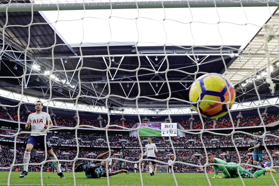 Tottenham Hotspur speelde twee jaar lang in het Wembley-stadion. Het ongenoegen onder de fans groeide met de maand.