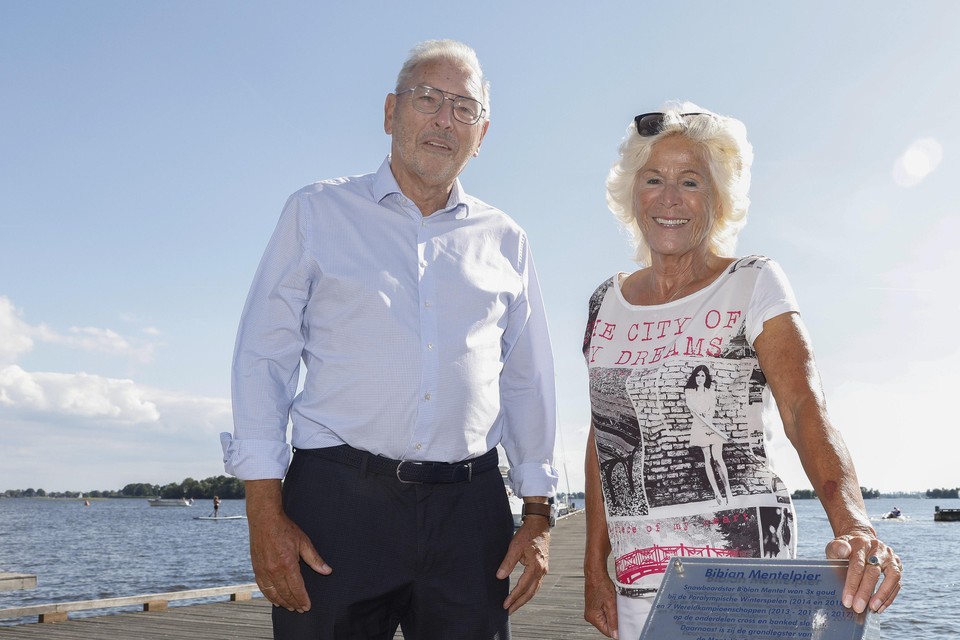 Maud Meijlink en Hans Froon op de Bibian Mentel pier bij de Porseleinhaven