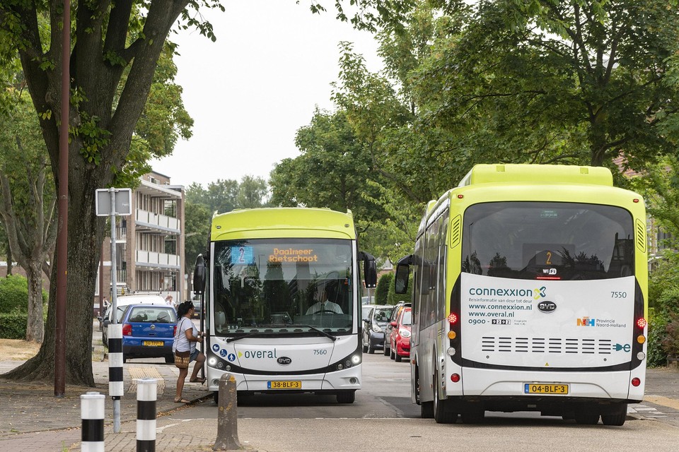 Nieuwe Connexxionbussen, fluisterstil en zonder uitstoot.