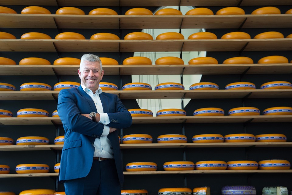 Directeur Cono kaasmakers Wim Betten is trots op het verkregen certificaat.