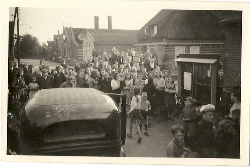 Wijdenessers vieren de bevrijding, mei 1945.
