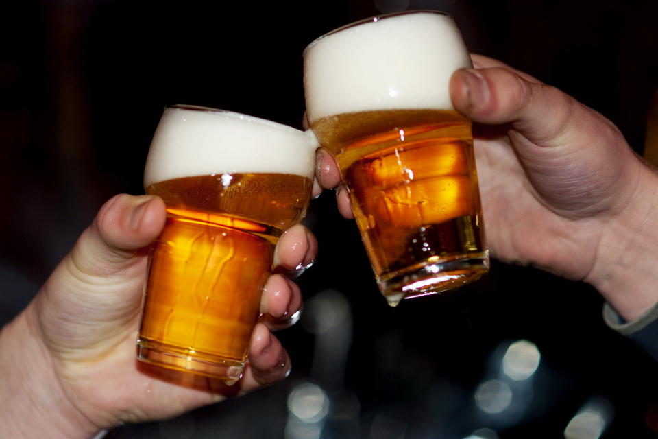 Volendam pakt alcoholgebruik in sportkantines aan. Foto ANP