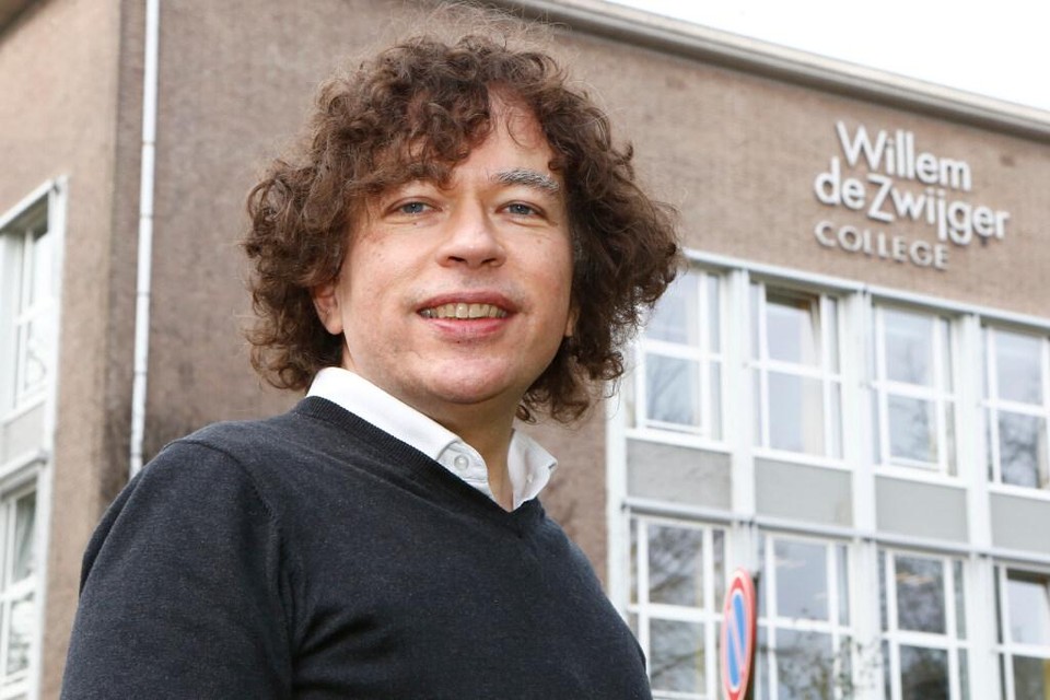 Rector Jan Adels van het Bussumse Willem de Zwijger College gaat aangifte doen bij de politie tegen een aantal leerlingen.