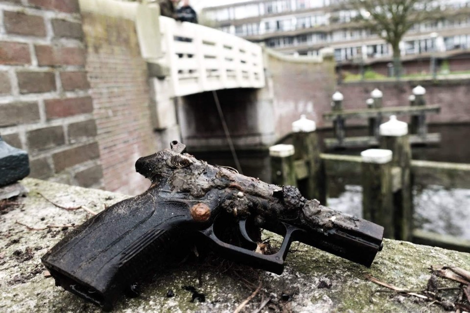 De pistoolkolf die vorige week bij de Kippebrug werd opgevist.