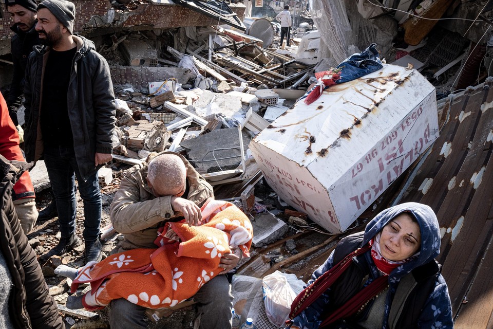 Slachtoffers van de verwoestende aardbeving.