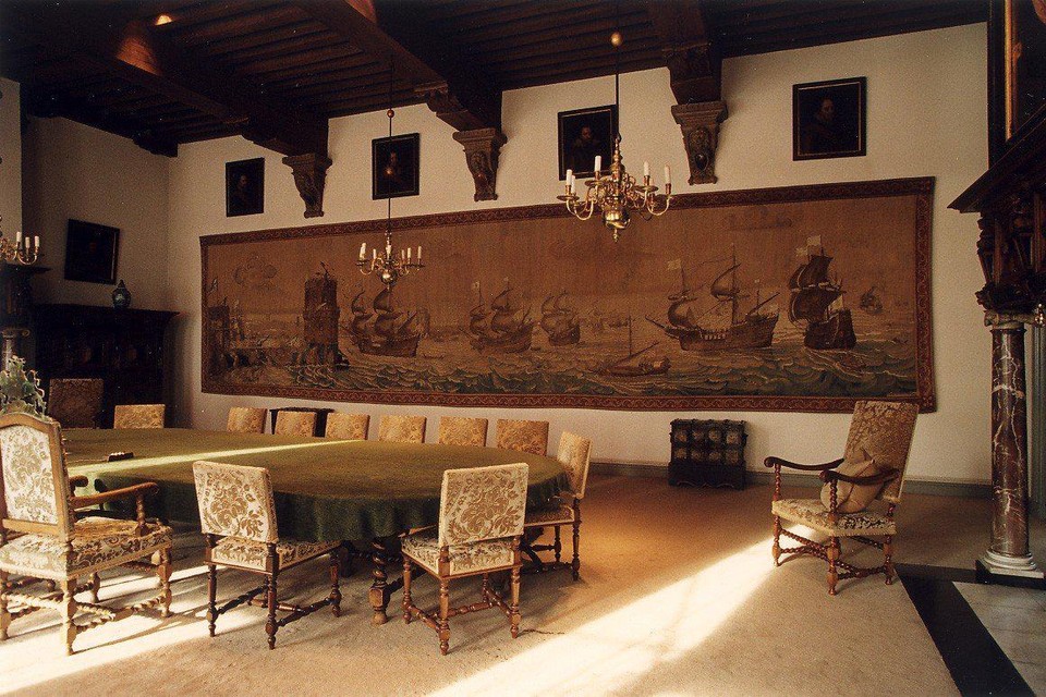 Het huidige tapijt in de oude Raadzaal.