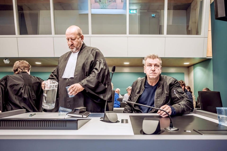 Rob Scholte en advocaat Benno Friedberg tijdens een van de vele rechtszaken tegen de gemeente Den Helder.