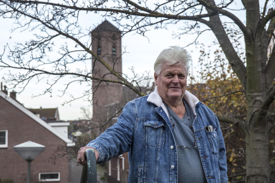 In 1963 nam zijn vader Bart het initiatief voor een eigen sinterklaasintocht in Wijk aan Zee. Sinds veertig jaar organiseert Niek Jan Vrijburg het evenement: ,,Een cognacje met suiker. Dat heb ik nog leren drinken van Henk, de koetsier van het rijtuig van de sint’