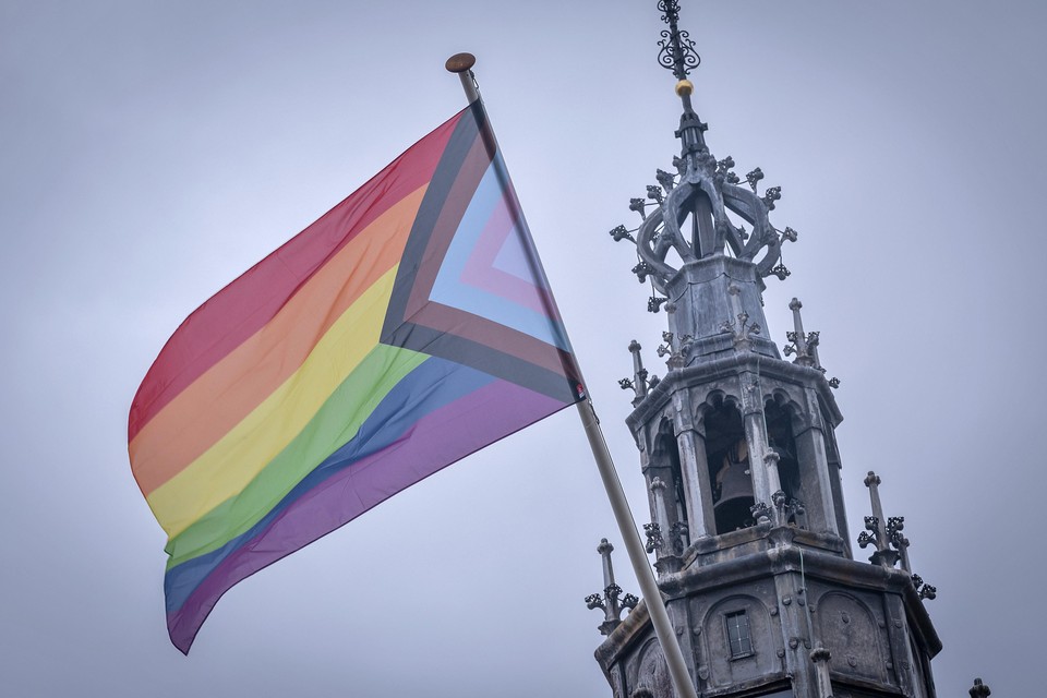 De Pride Progress-vlag. Haarlem heeft hem al, Alkmaar krijgt hem.